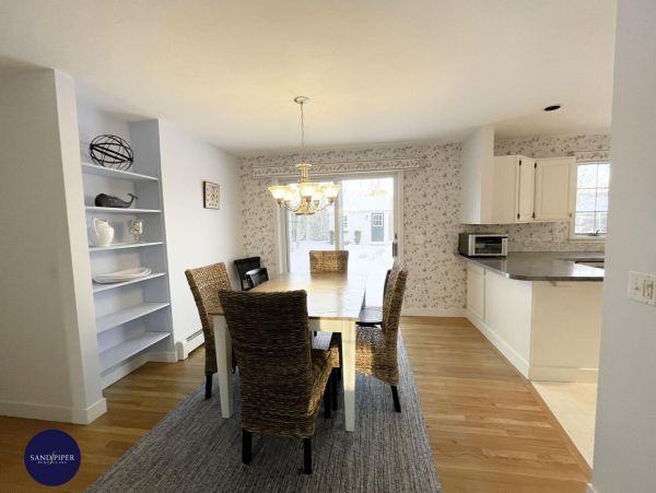 Cape Cod Home 994903