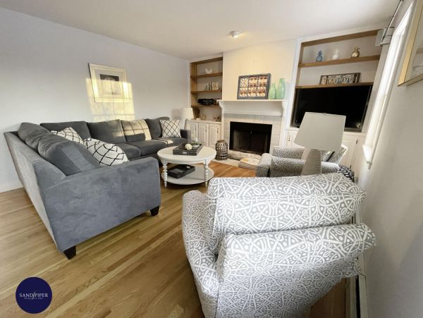 Cape Cod Home 994903
