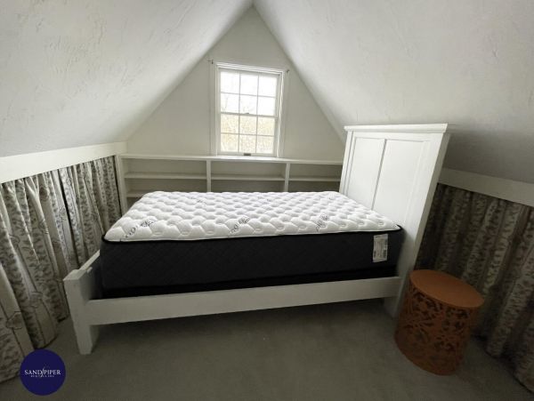 Cape Cod Home 994903