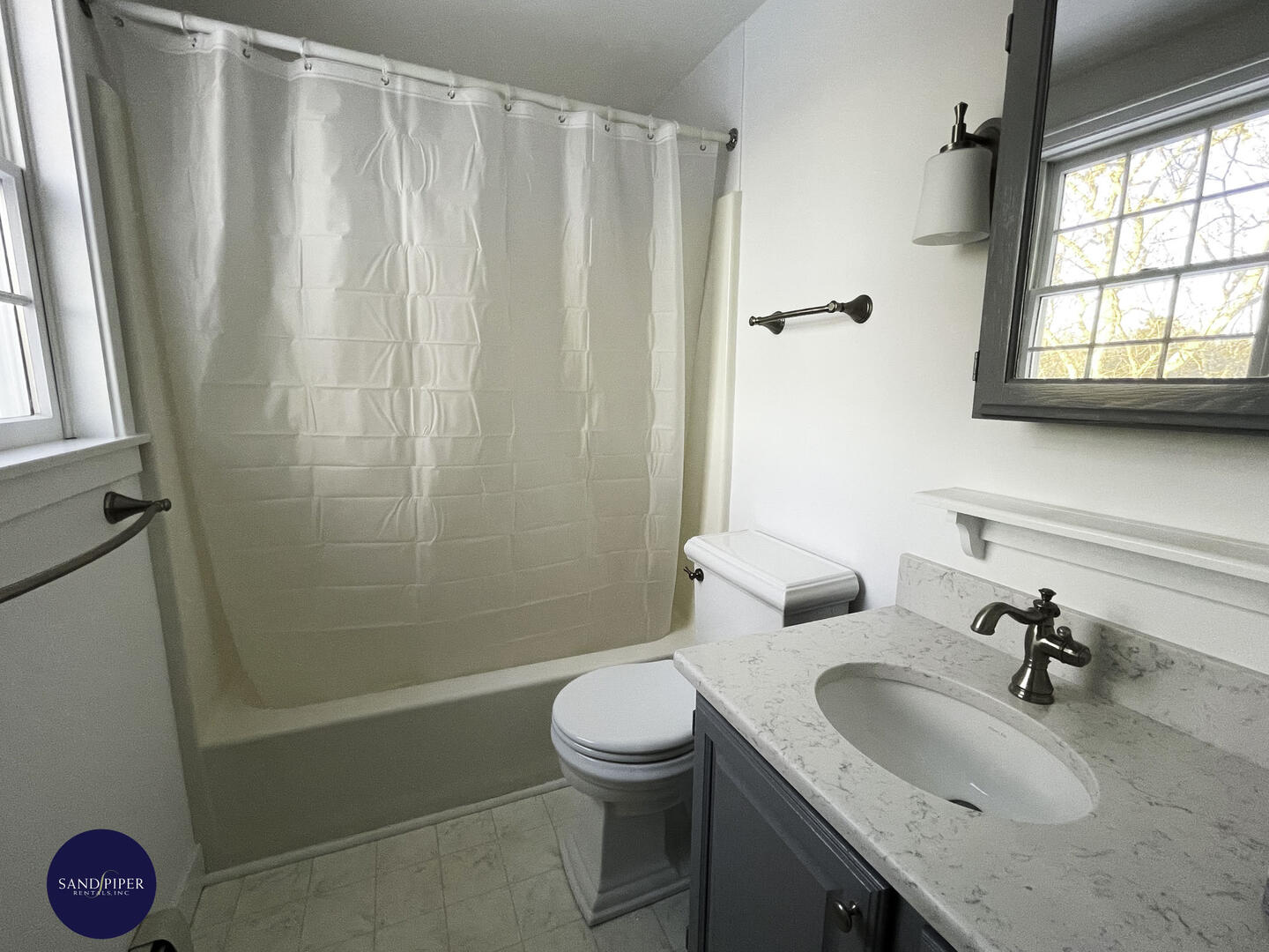 Cape Cod Home 994903