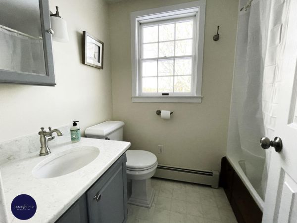 Cape Cod Home 994903