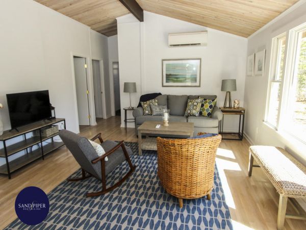 Cape Cod Home 994904