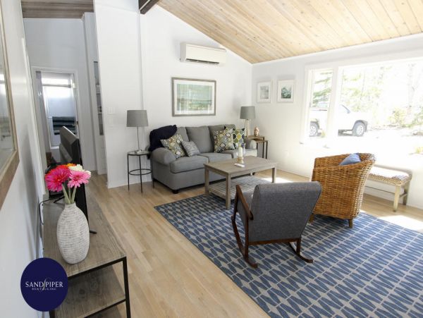 Cape Cod Home 994904