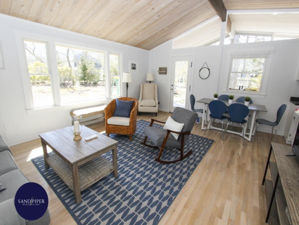 Cape Cod Home 994904