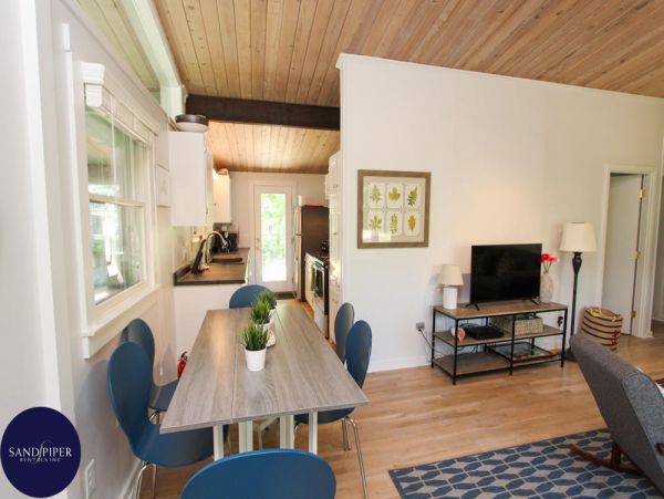 Cape Cod Home 994904