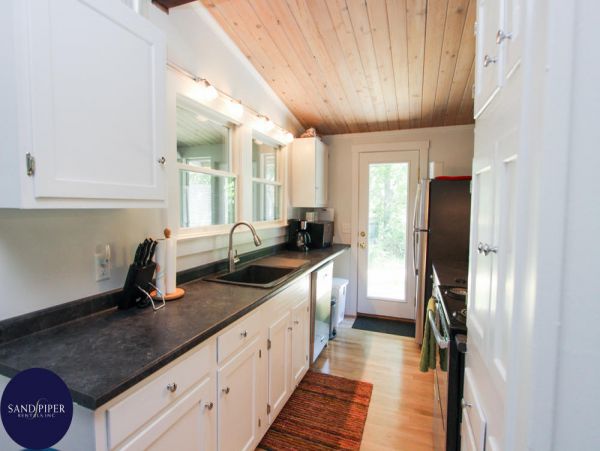 Cape Cod Home 994904