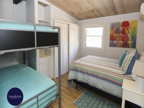 Cape Cod Home 994904