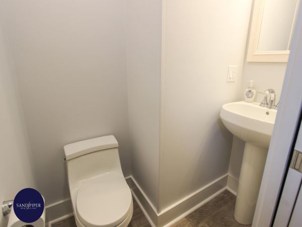 Cape Cod Home 994904