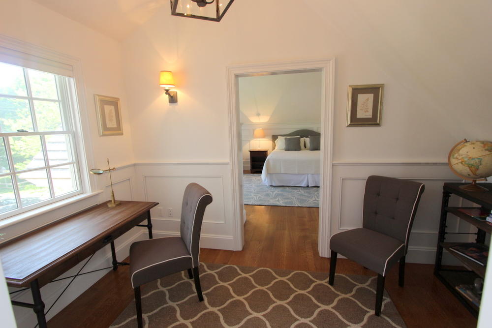 Cape Cod Home 994905