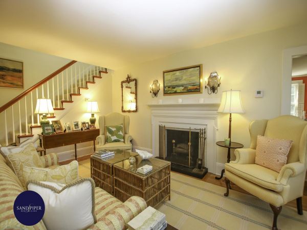 Cape Cod Home 994906
