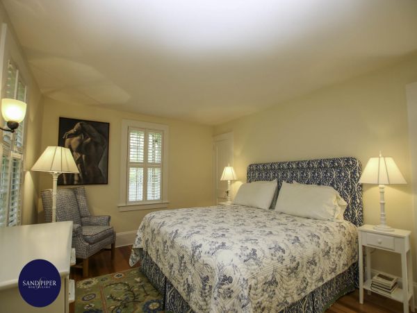 Cape Cod Home 994906