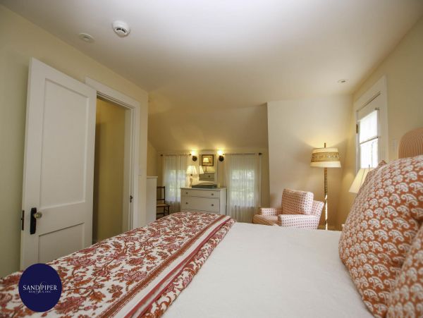 Cape Cod Home 994906