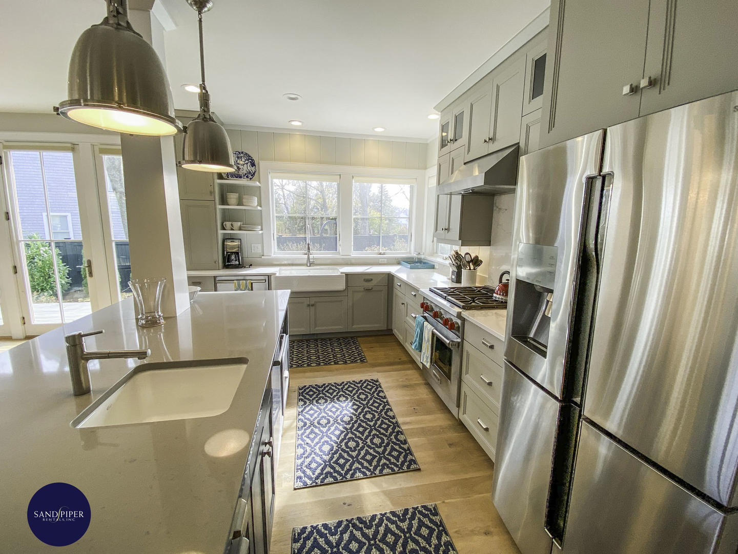 Cape Cod Home 994908