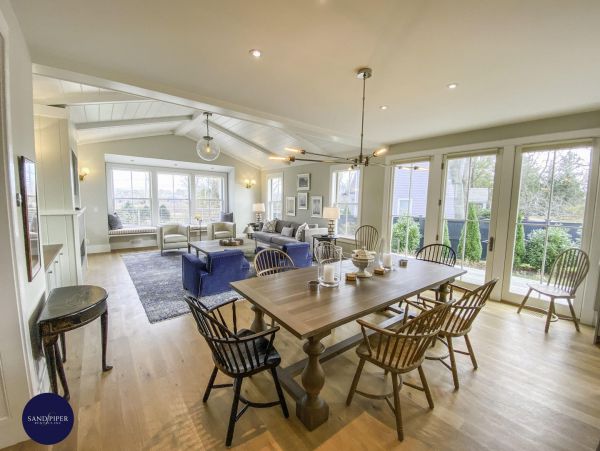 Cape Cod Home 994908