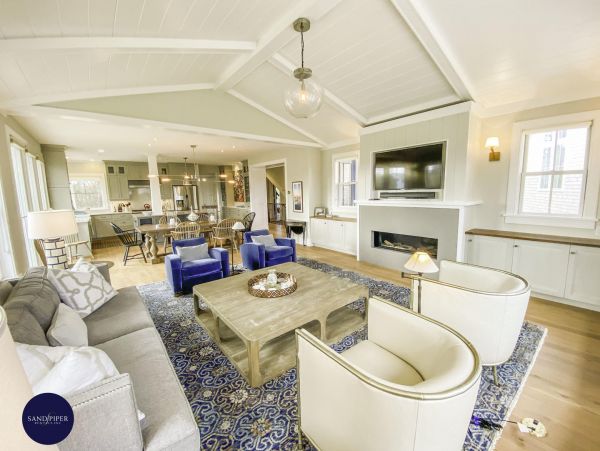 Cape Cod Home 994908