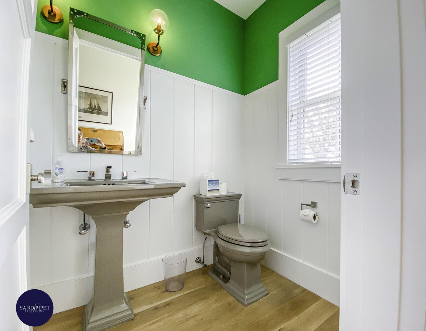 Cape Cod Home 994908