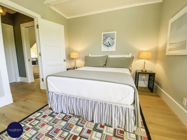 Cape Cod Home 994908