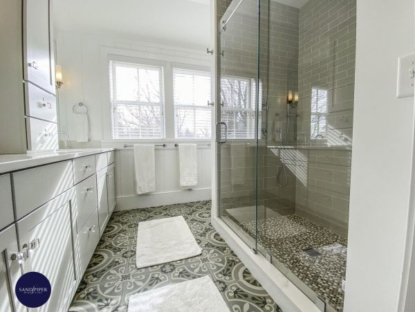 Cape Cod Home 994908
