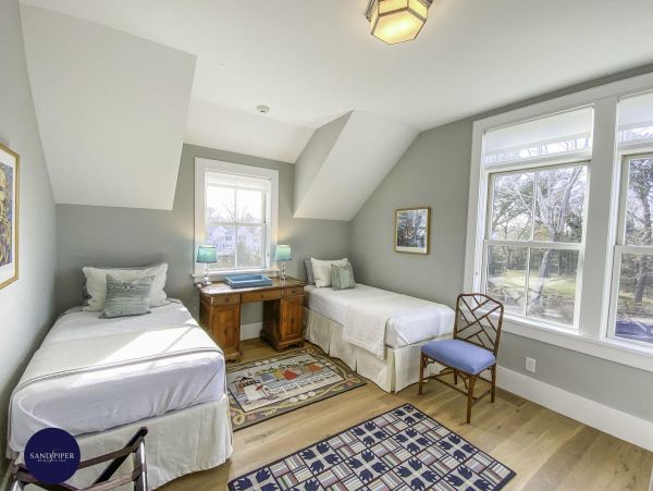 Cape Cod Home 994908