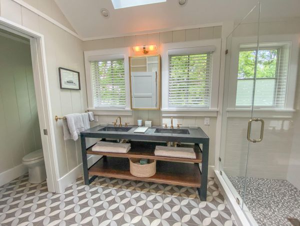 Cape Cod Home 994908
