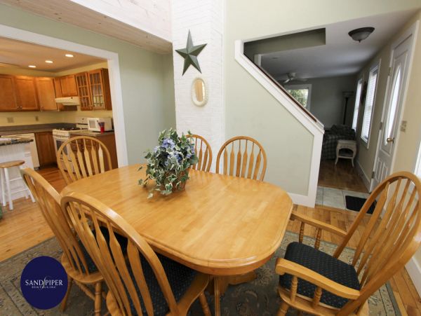 Cape Cod Home 994910