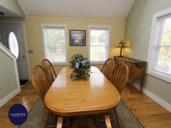 Cape Cod Home 994910