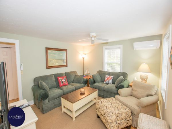 Cape Cod Home 994910