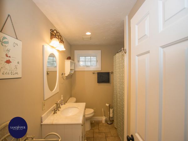 Cape Cod Home 994910