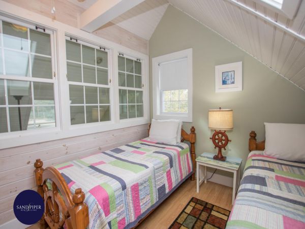 Cape Cod Home 994910