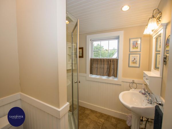 Cape Cod Home 994910