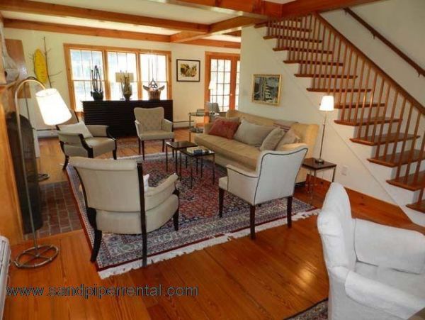 Cape Cod Home 994911