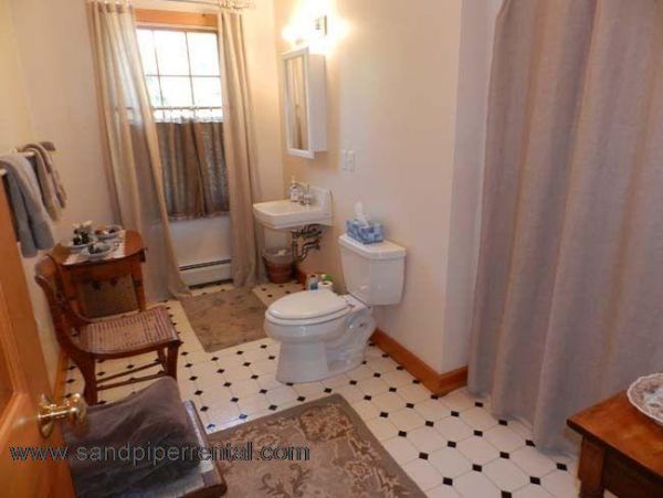 Cape Cod Home 994911