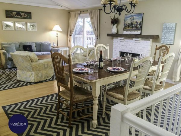 Cape Cod Home 994912