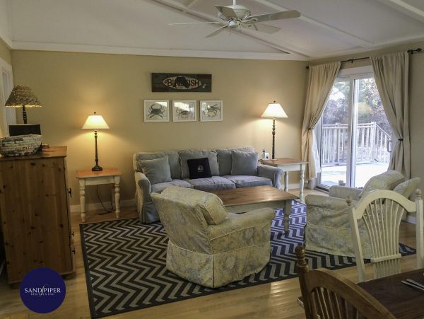 Cape Cod Home 994912