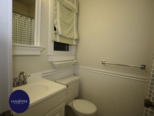 Cape Cod Home 994912