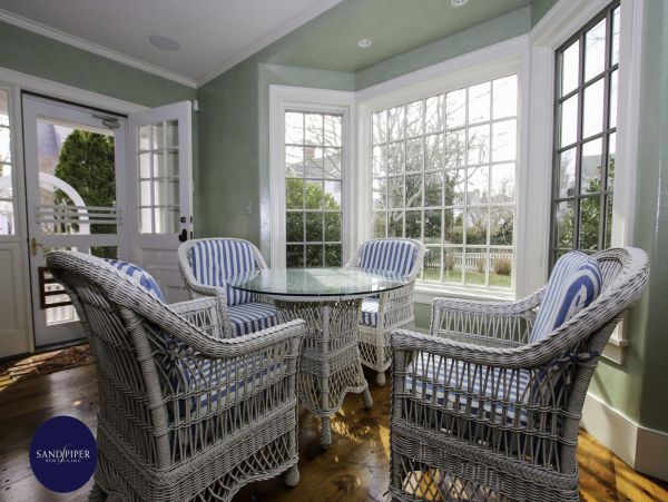 Cape Cod Home 994913