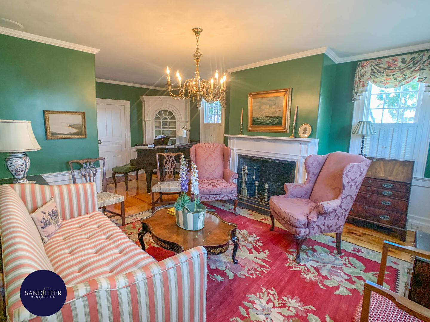 Cape Cod Home 994913