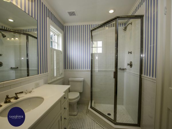 Cape Cod Home 994913