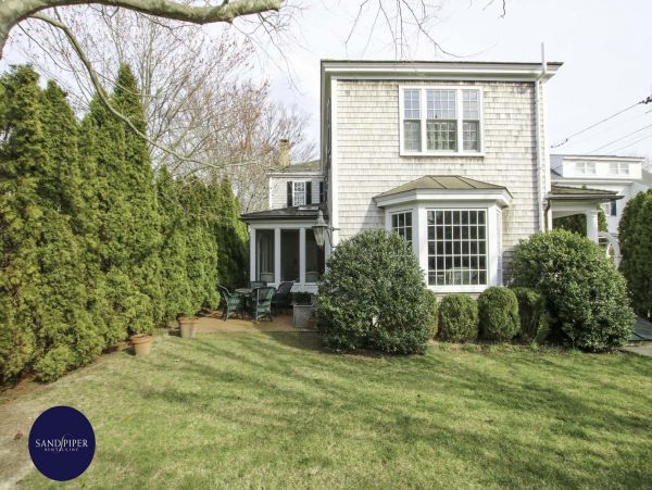 Cape Cod Home 994913