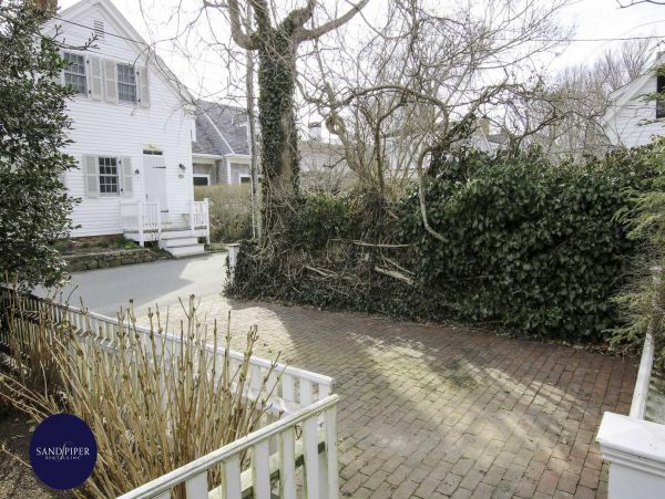 Cape Cod Home 994913