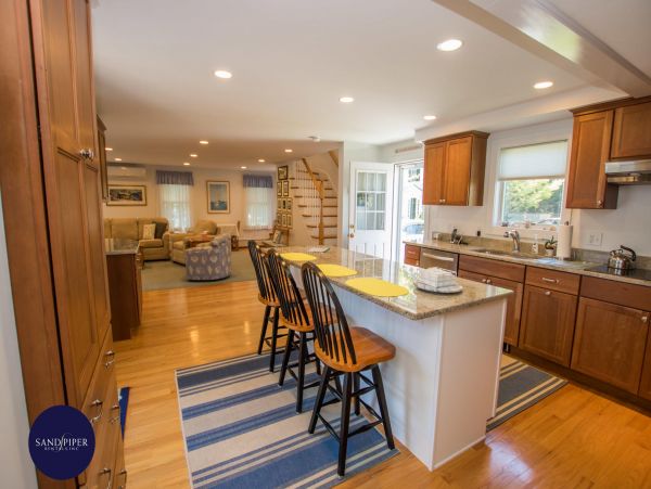Cape Cod Home 994914