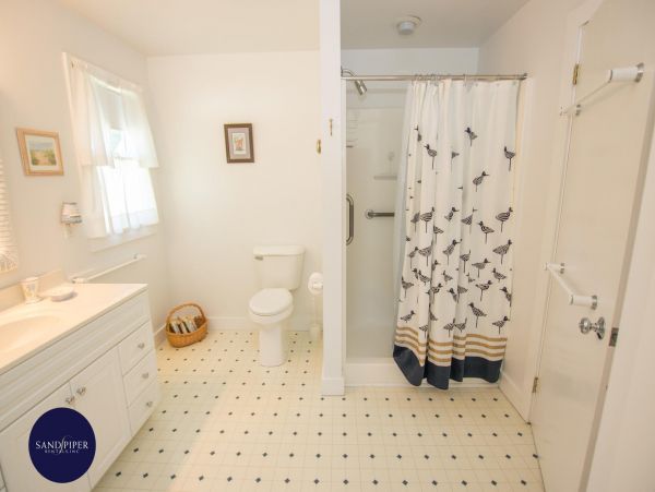 Cape Cod Home 994914