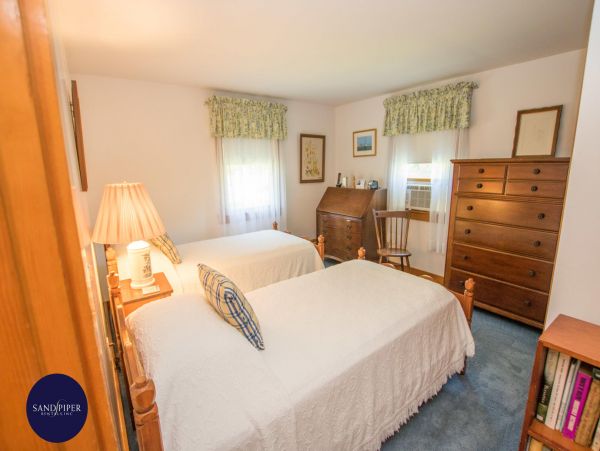 Cape Cod Home 994914
