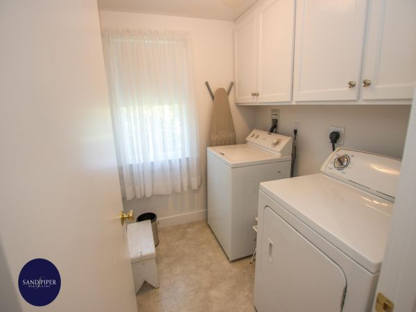 Cape Cod Home 994914