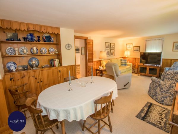 Cape Cod Home 994914