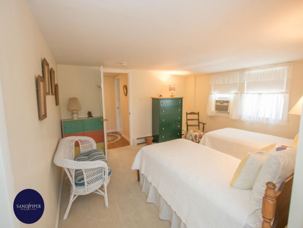 Cape Cod Home 994914