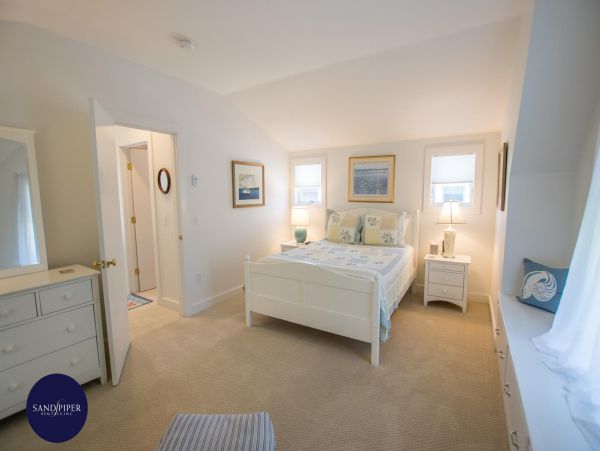 Cape Cod Home 994914