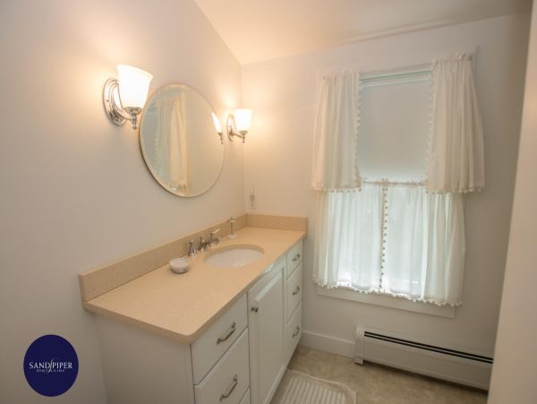 Cape Cod Home 994914