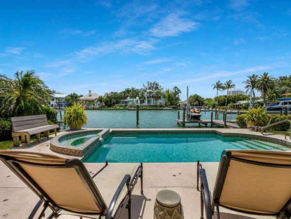 Lido Key 3 Bedroom Canal View Vacation Home Walk To Beach