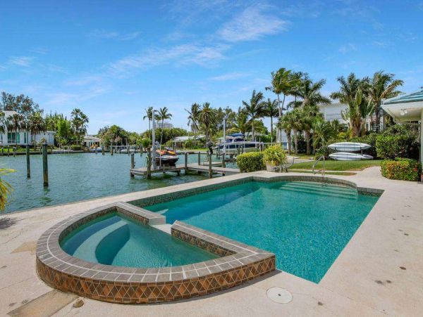 Lido Key 3 Bedroom Canal View Vacation Home Walk To Beach